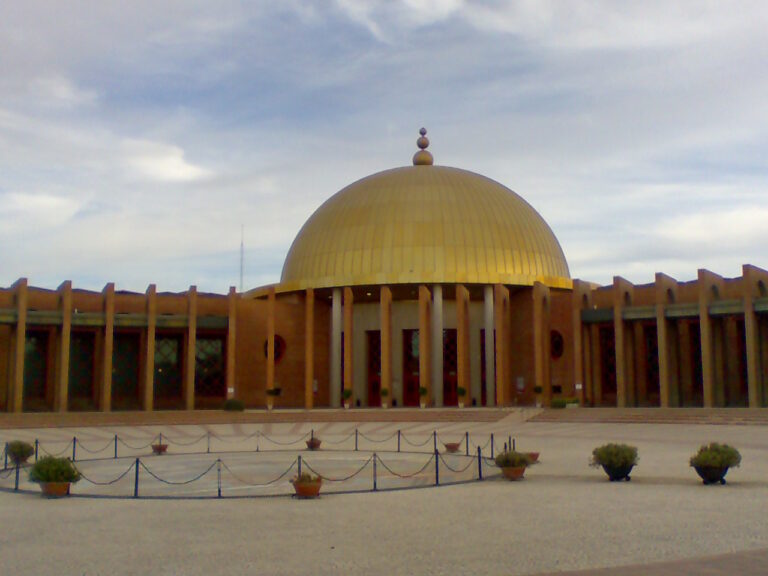 Palacio_de_Congresos_y_Exposiciones_(FIBES)_Sevilla